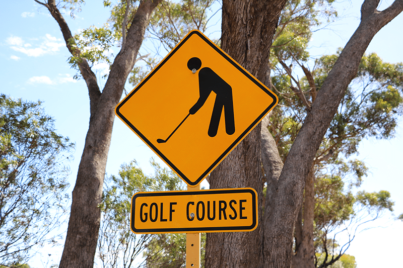 golf course sign